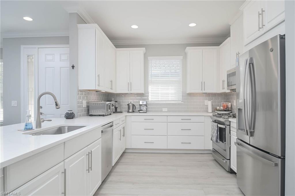 ESPLANADE AT HACIENDA LAKES - Residential Lease