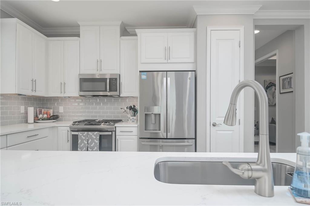 ESPLANADE AT HACIENDA LAKES - Residential Lease