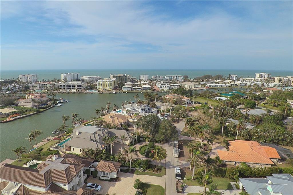 MOORINGS - Residential