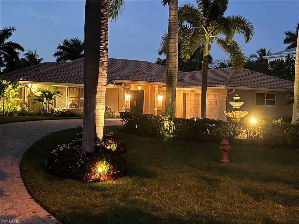MOORINGS - Residential