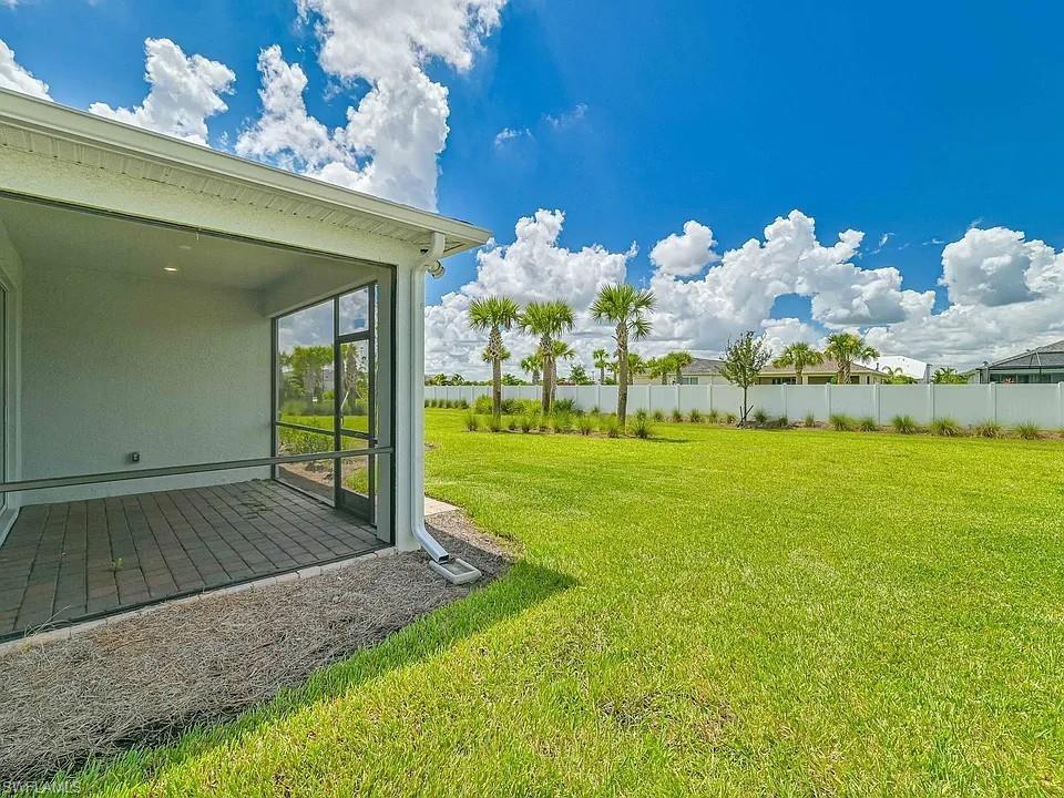 EDGEWATER - Residential Lease