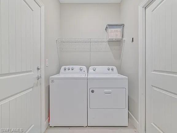 EDGEWATER - Residential Lease