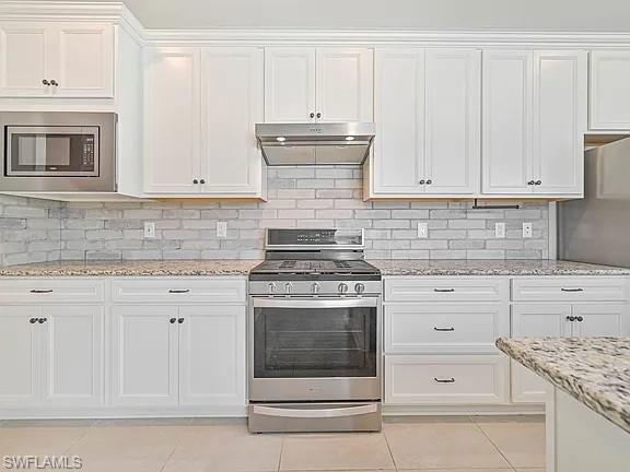 EDGEWATER - Residential Lease