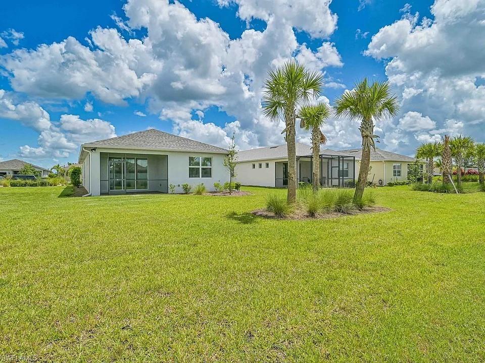 EDGEWATER - Residential Lease