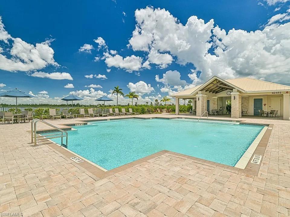 EDGEWATER - Residential Lease
