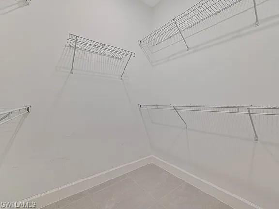 EDGEWATER - Residential Lease