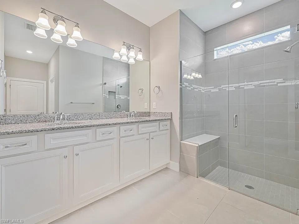 EDGEWATER - Residential Lease