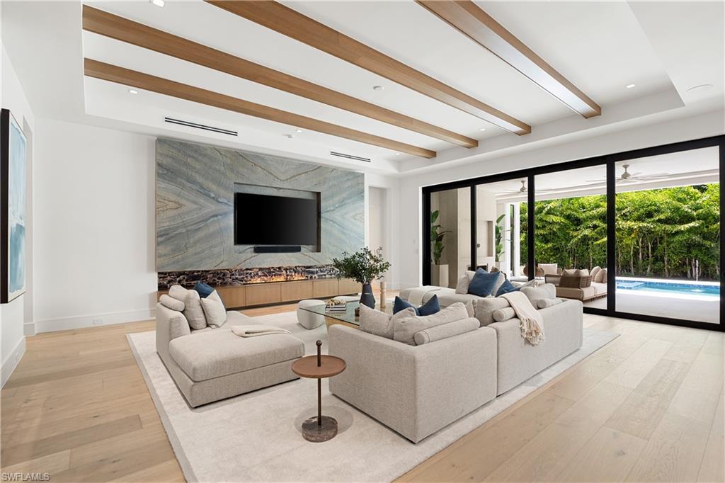 LAKE PARK - Residential