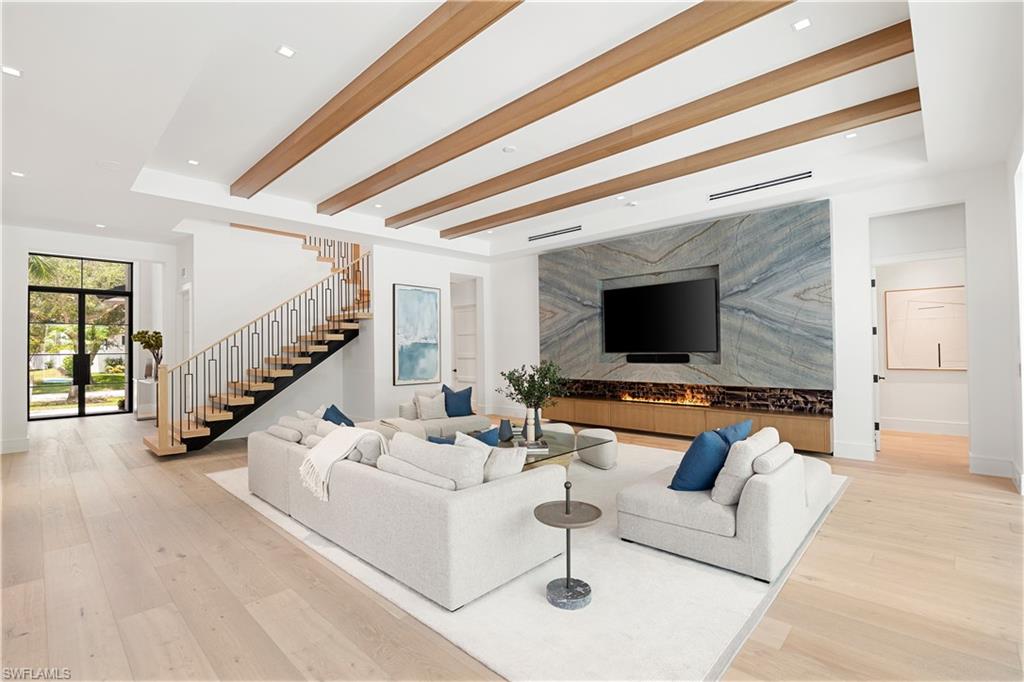 LAKE PARK - Residential