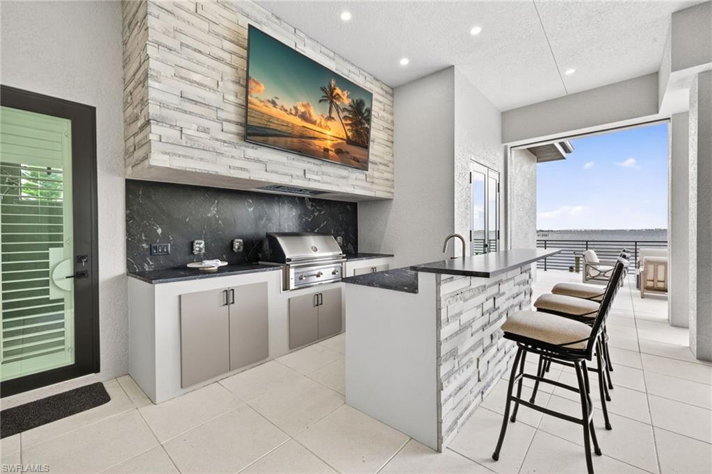 HARBOR CLUB - Residential