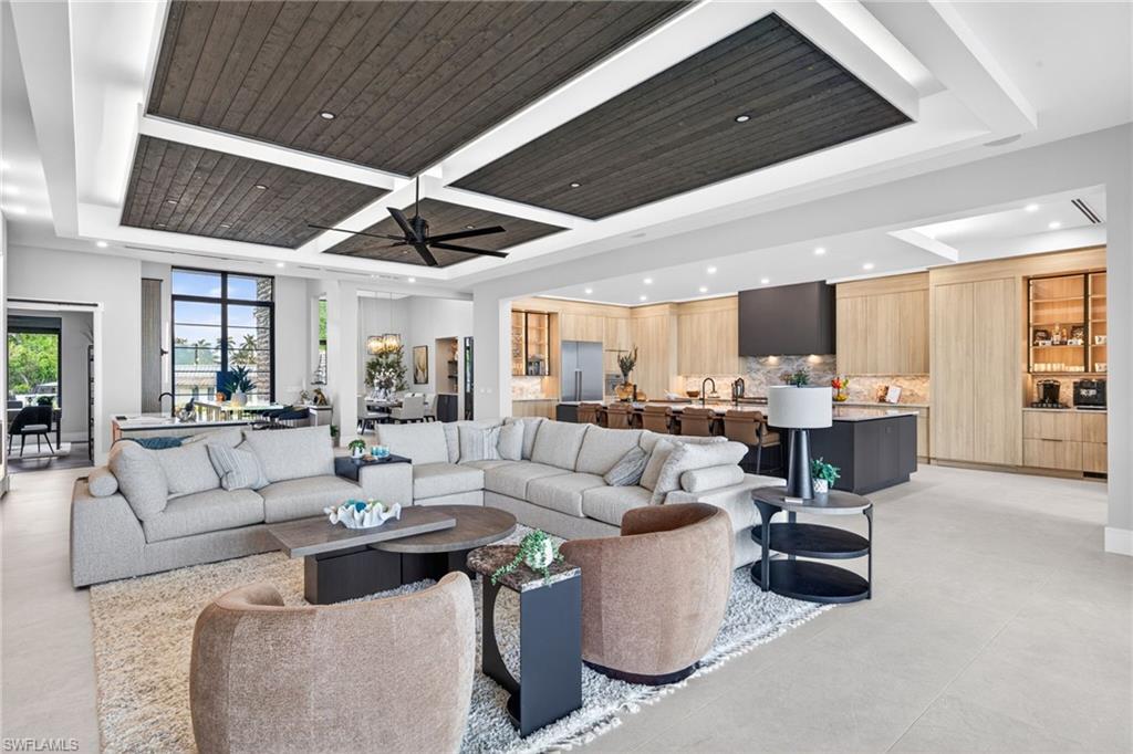 HARBOR CLUB - Residential