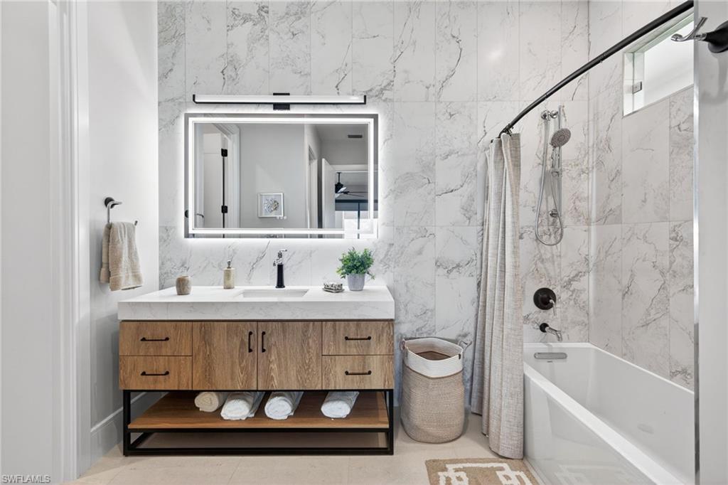 HARBOR CLUB - Residential