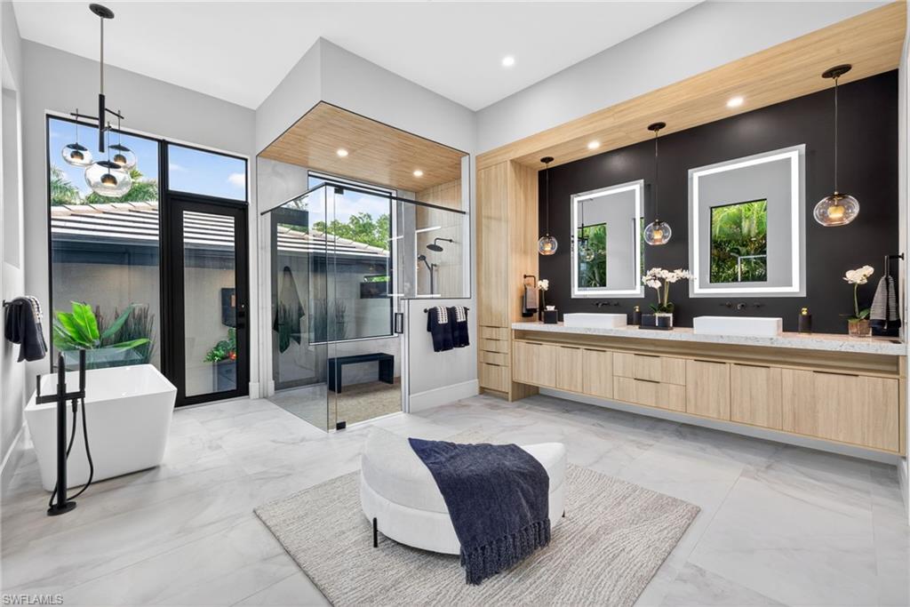 HARBOR CLUB - Residential