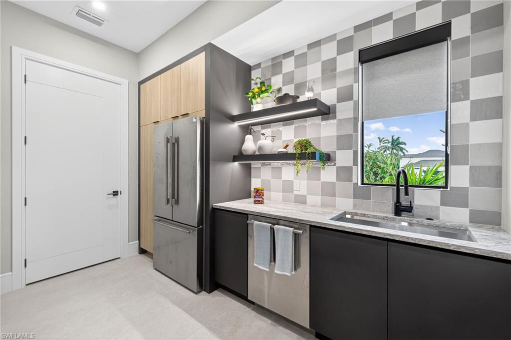 HARBOR CLUB - Residential