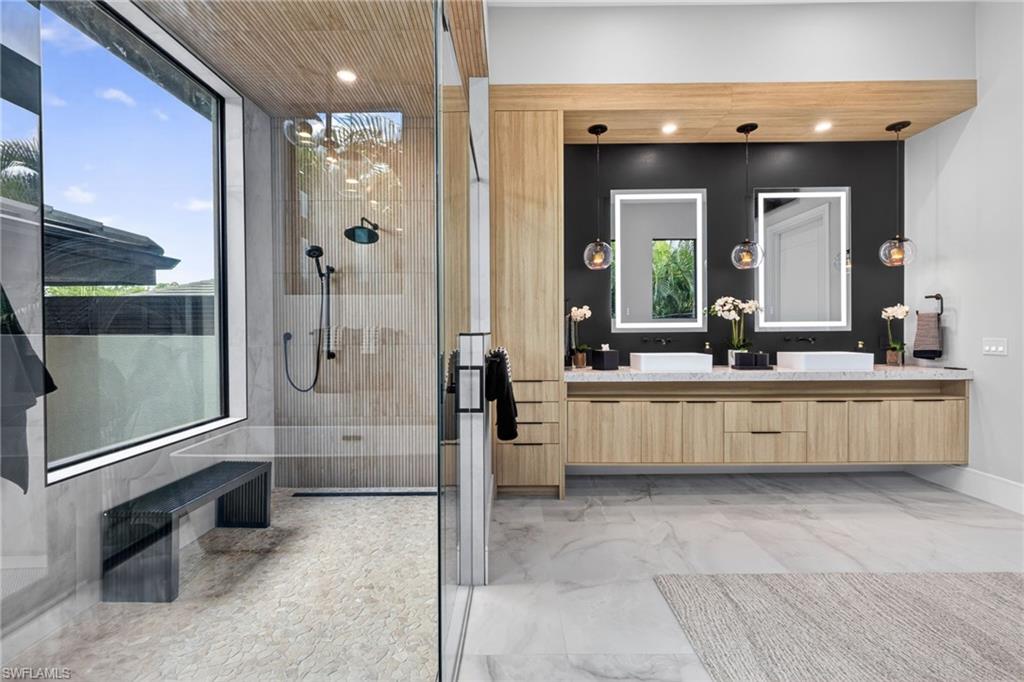HARBOR CLUB - Residential