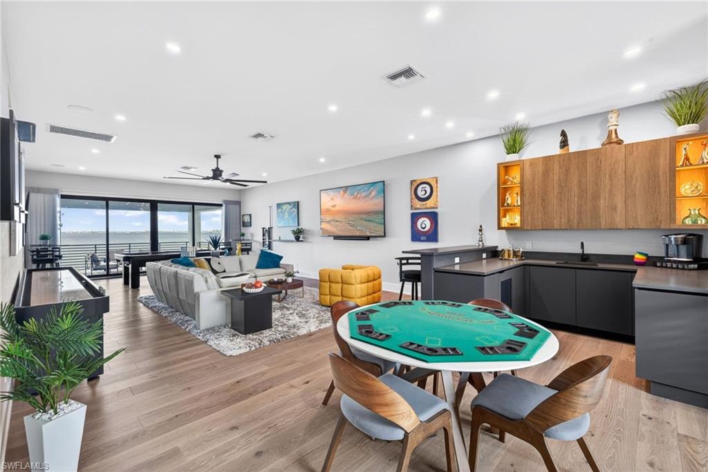 HARBOR CLUB - Residential