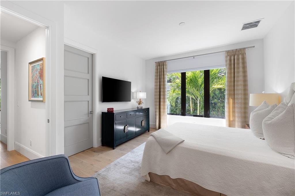 MOORINGS - Residential