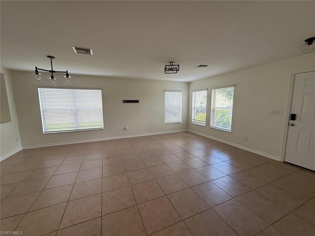 TOWN LAKES - Residential Lease