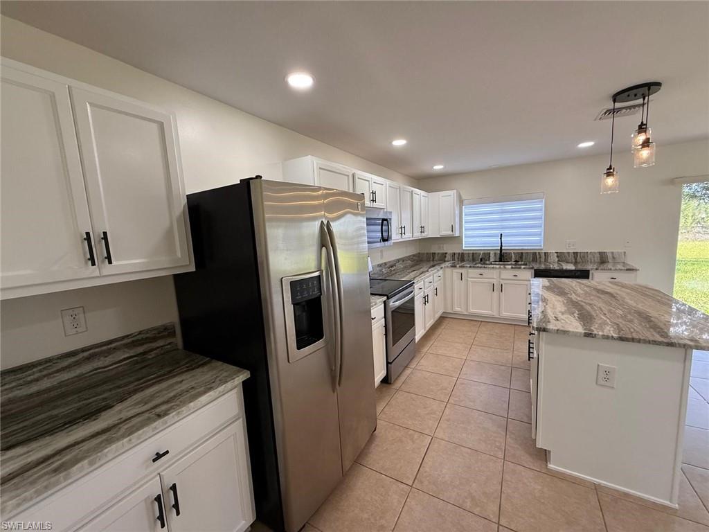 TOWN LAKES - Residential Lease