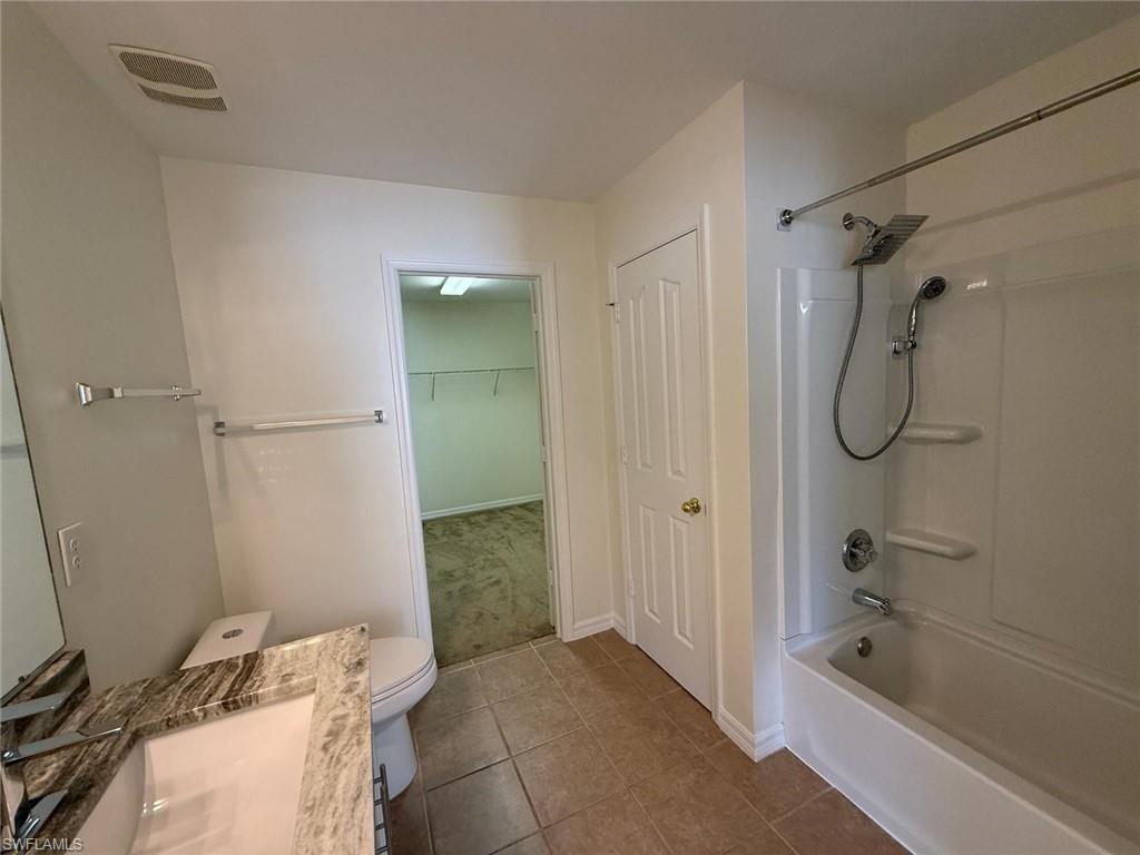TOWN LAKES - Residential Lease