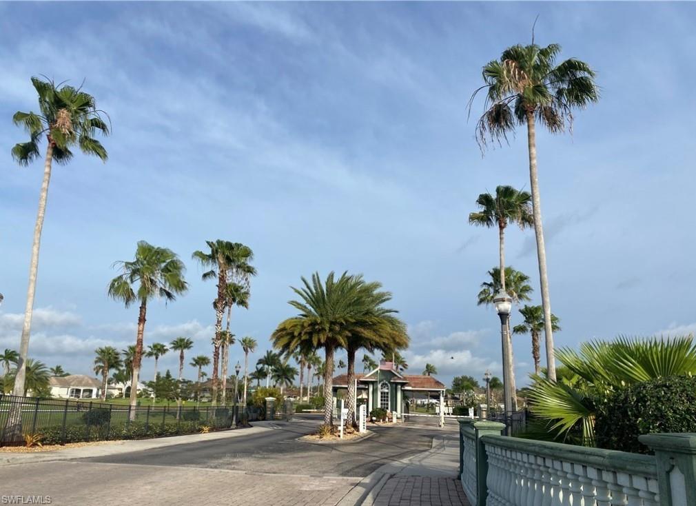 TOWN LAKES - Residential Lease