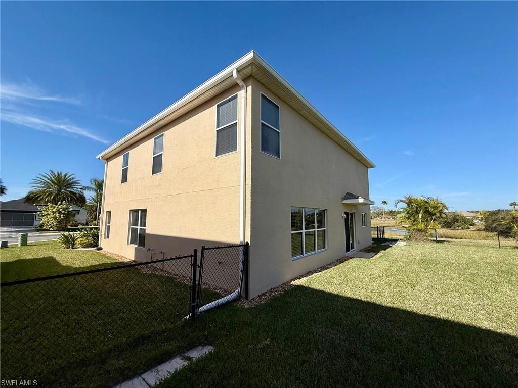 TOWN LAKES - Residential Lease