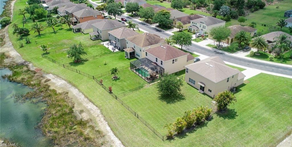 TOWN LAKES - Residential Lease