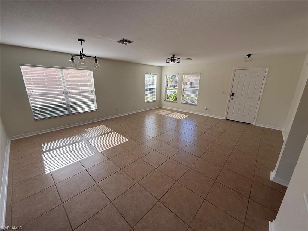 TOWN LAKES - Residential Lease