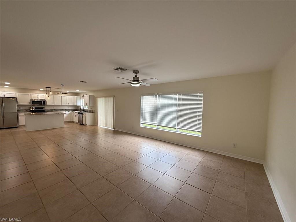 TOWN LAKES - Residential Lease