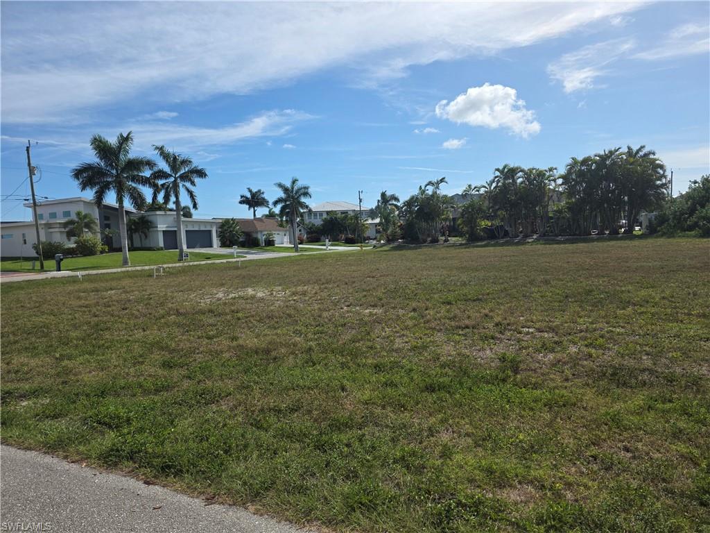 CAPE CORAL - Land