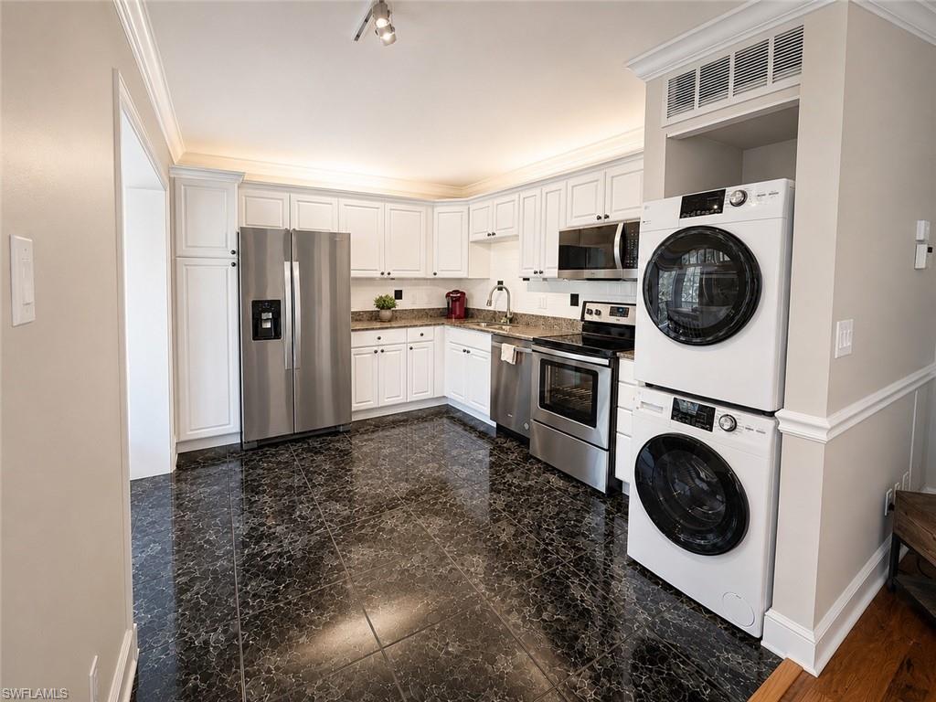NAPLES BATH AND TENNIS CLUB - Residential Lease
