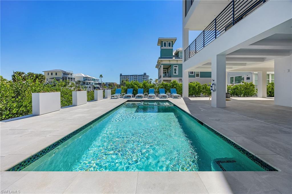 VENETIAN GARDENS - Residential