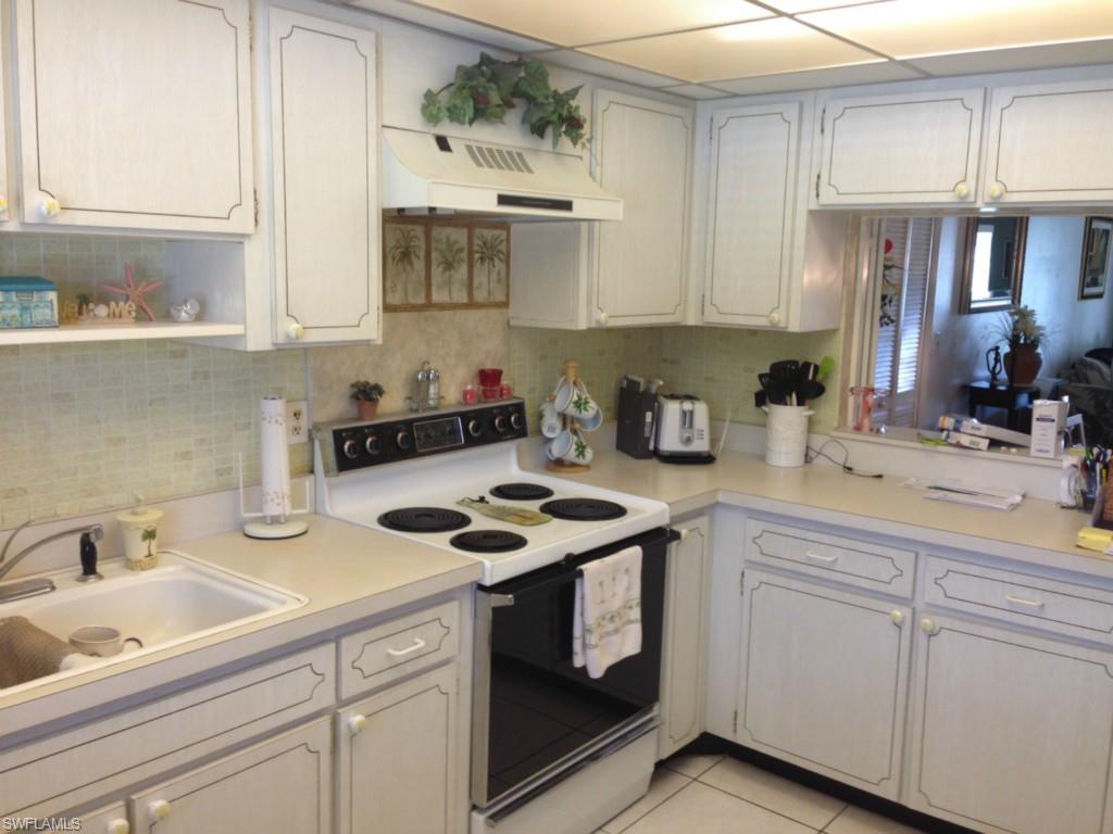 MYERLEE MANOR CONDO - Residential