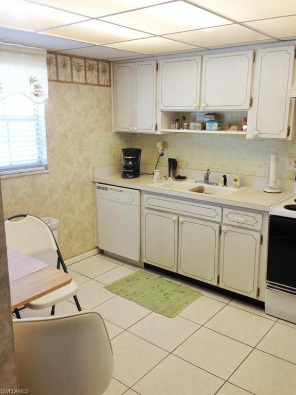 MYERLEE MANOR CONDO - Residential