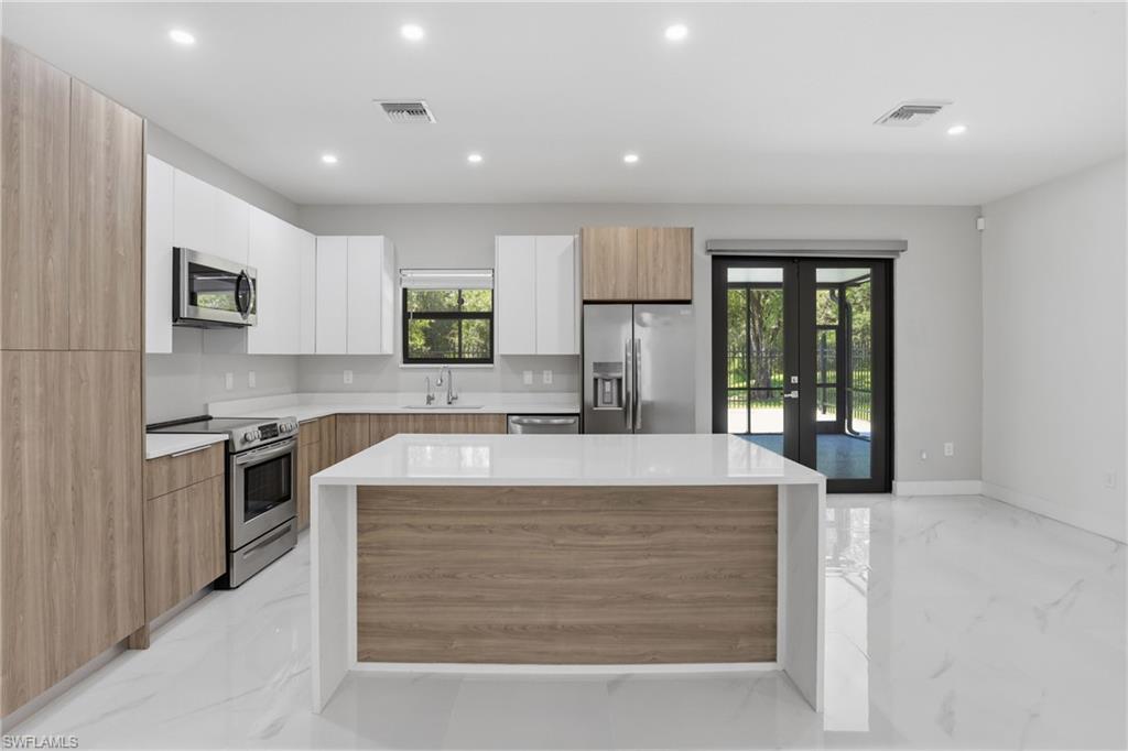 GOLDEN GATE ESTATES - Residential