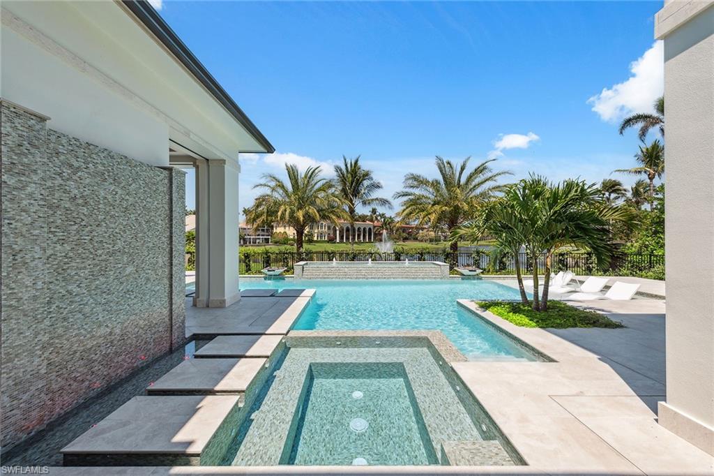 BAY COLONY SHORES - Residential