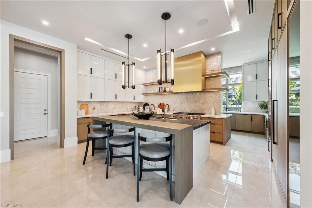 BAY COLONY SHORES - Residential