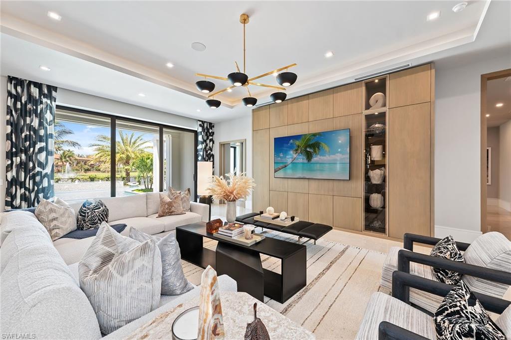 BAY COLONY SHORES - Residential