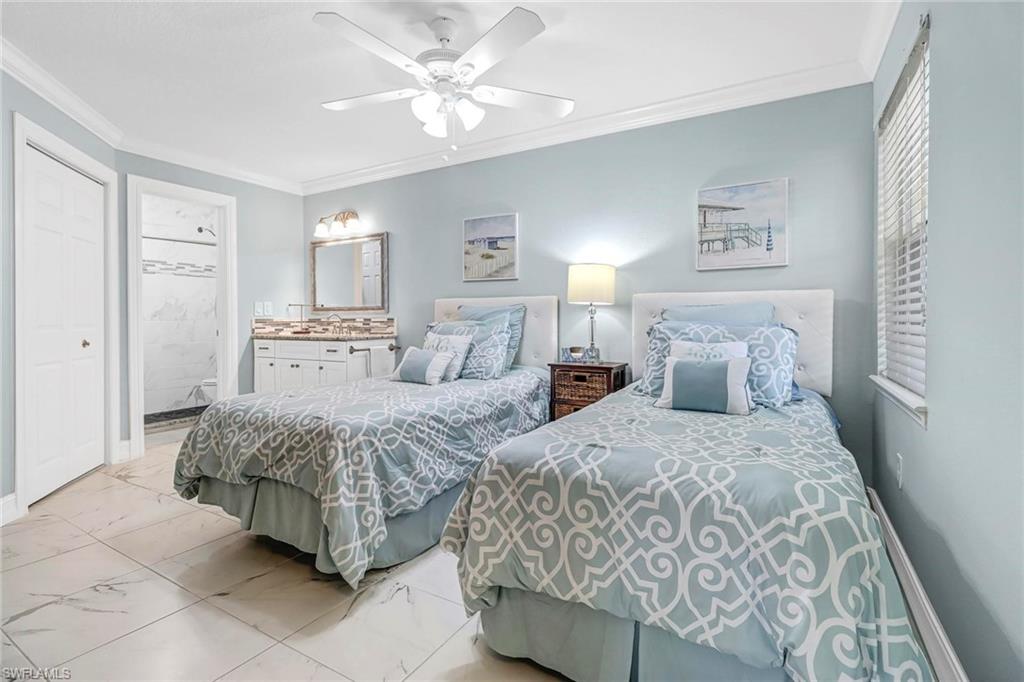 VENETIAN PALMS - Residential