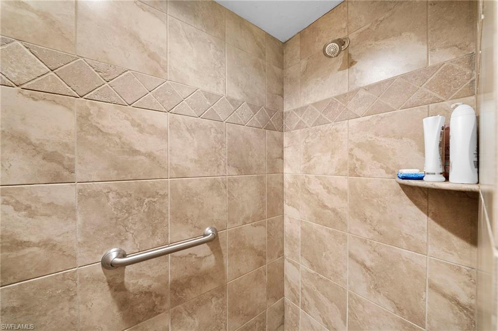 EAGLE CREEK COUNTRY CLUB - Residential