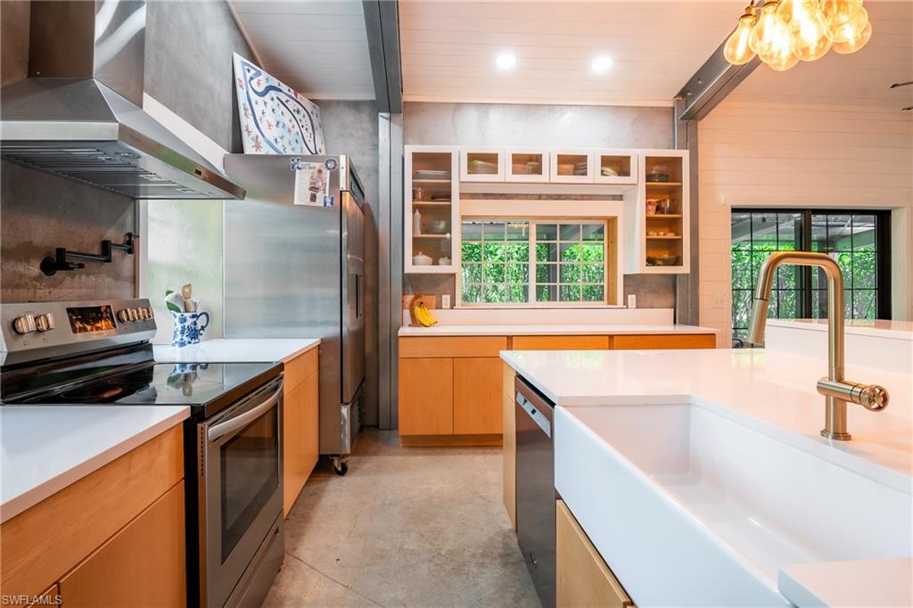 GOLDEN GATE ESTATES - Residential