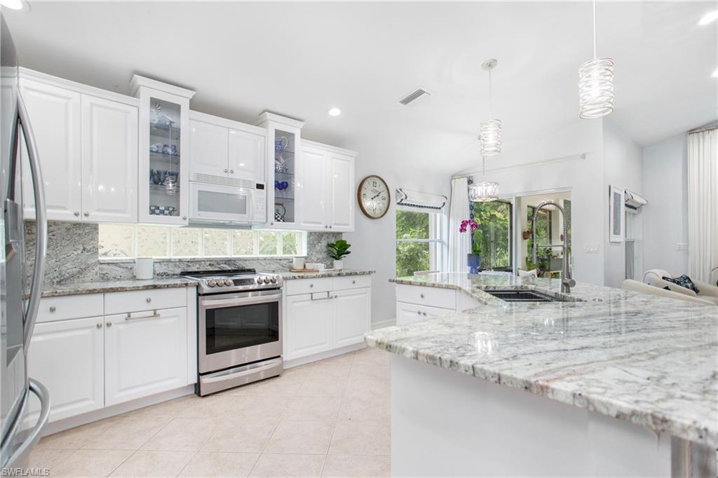 SATURNIA LAKES - Residential