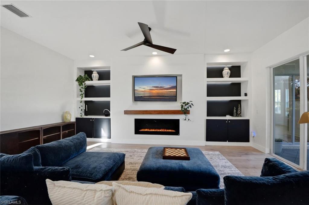 SATURNIA LAKES - Residential