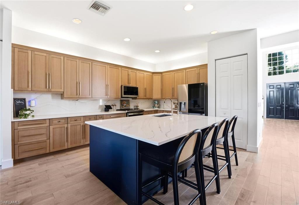 SATURNIA LAKES - Residential
