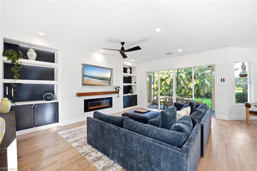 SATURNIA LAKES - Residential