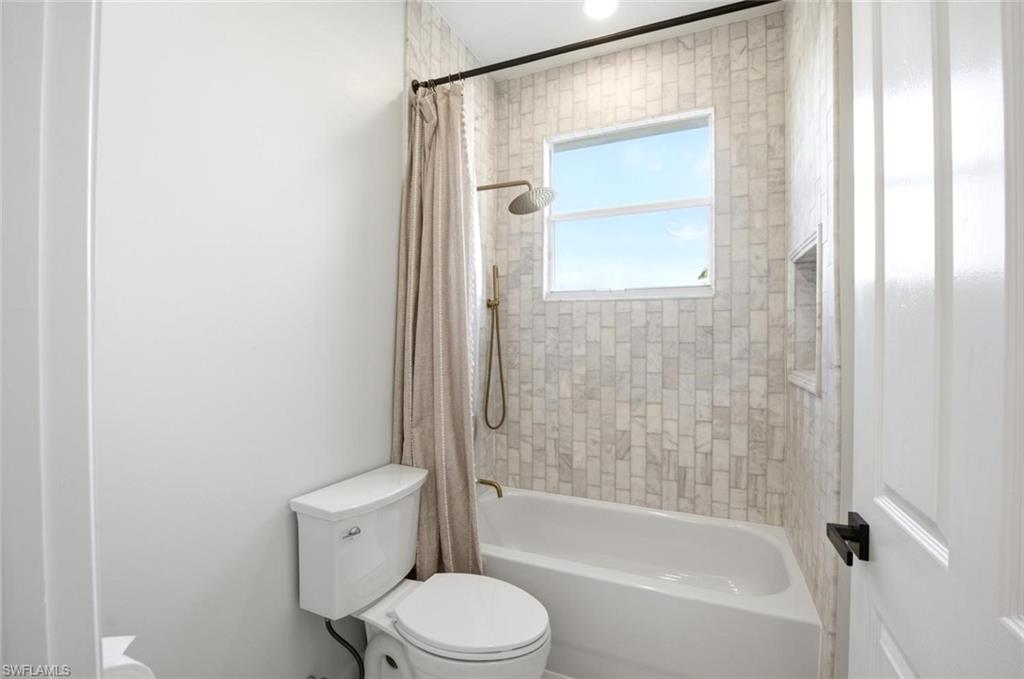 SATURNIA LAKES - Residential