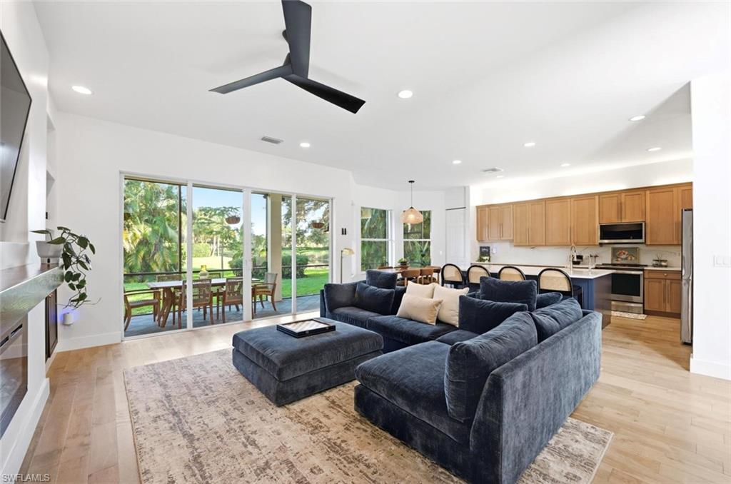SATURNIA LAKES - Residential