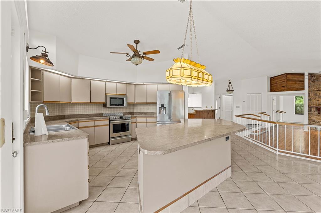 SPRING LAKES - Residential