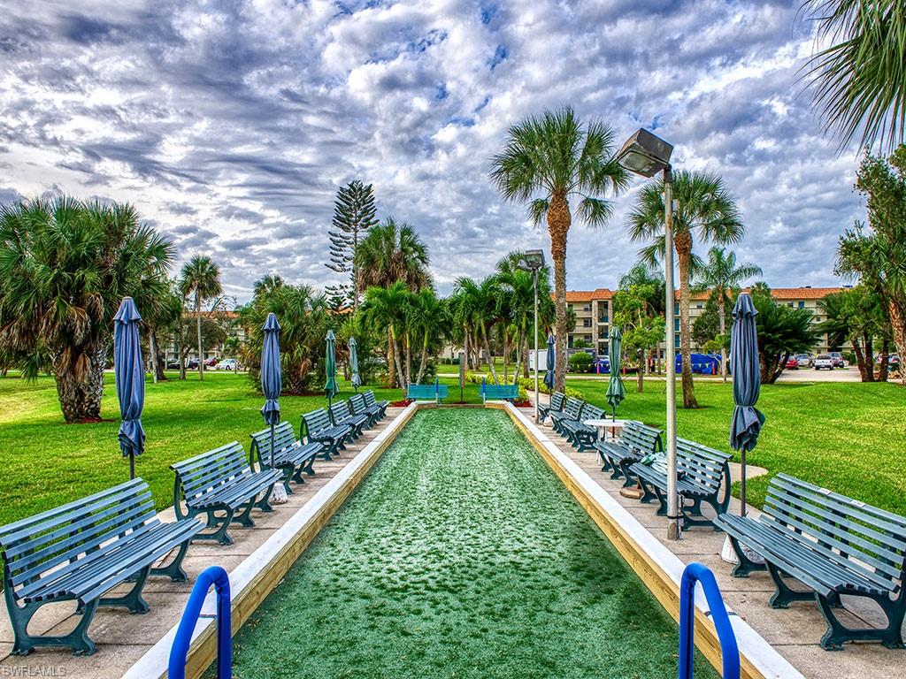 FAIRWAYS AT PAR FOUR - Residential