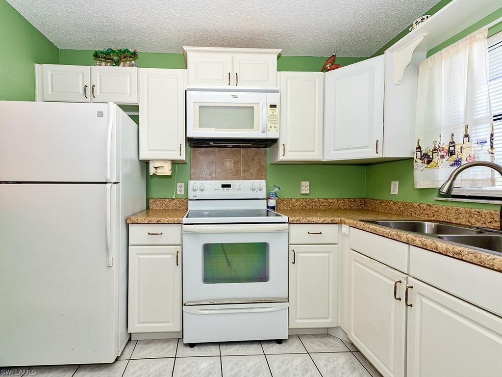 Owner Says Make An Offer!  
Attention Snowbirds or Investors.  Terrific 2 bedroom, 2 full bath home could be your dream home! This is a 55 + community with tons of amenities! Community offers  shuffleboard, boccie ball, tennis, pickle ball and a  community heated pool! Not to mention a public golf course right in your back yard! Great Little Winter Escape! Can't beat the price or the HOA Fees!  It Won't LAST make an appointment today, Priced to Sell!